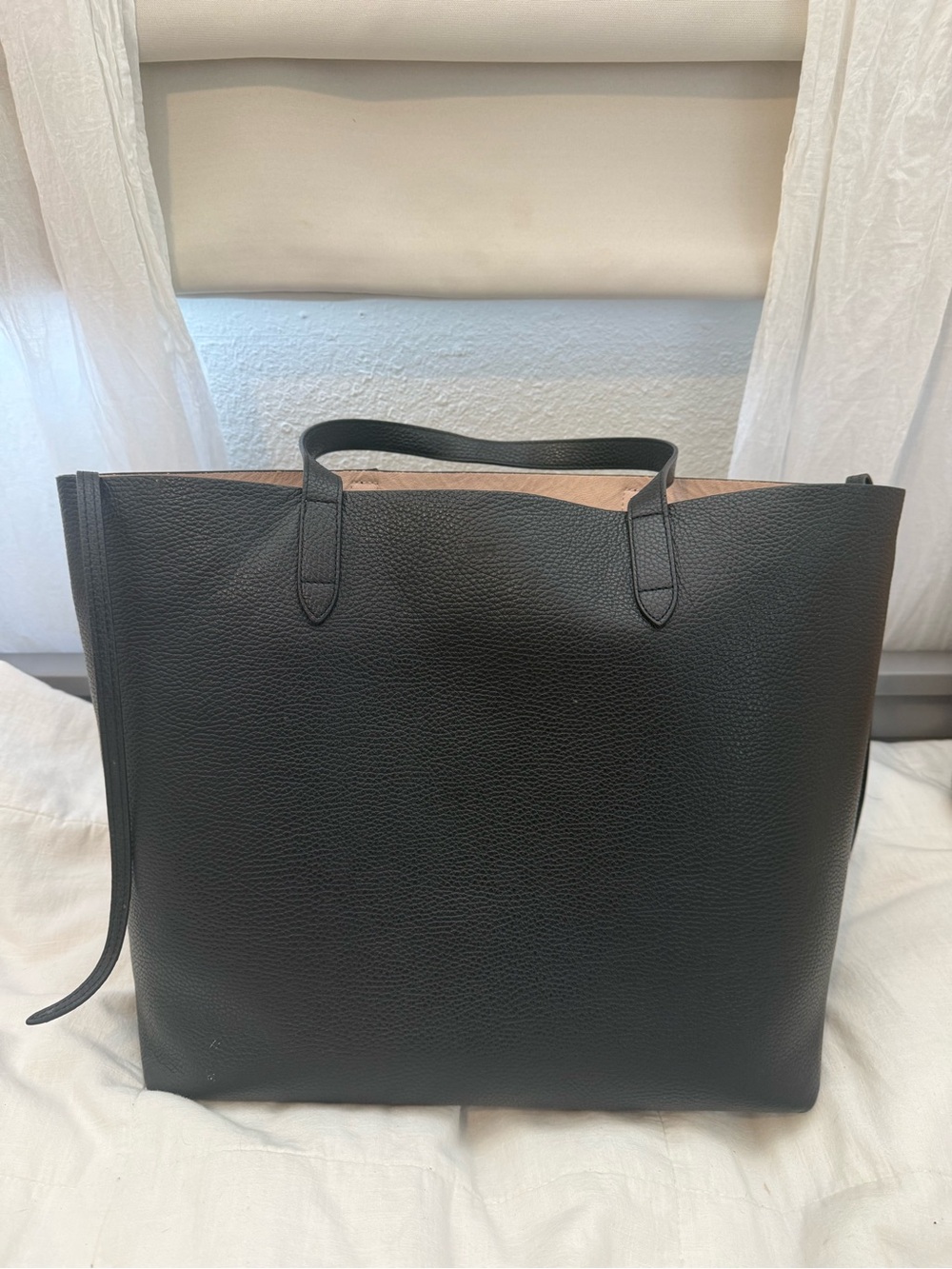 Cuyana classic easy tote + bag organizer in black